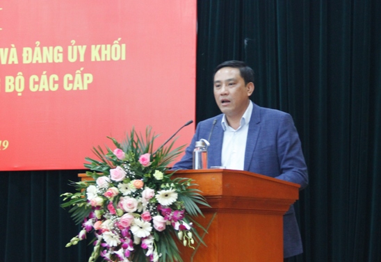 Đồng chí Hoàng Giang - Ủy viên Ban Thường vụ, Trưởng Ban Tổ chức Đảng ủy Khối Doanh nghiệp Trung ương phát biểu tại Hội nghị.