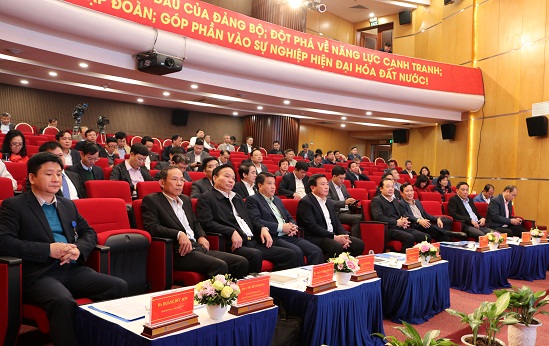 đồng chí Y Thanh Hà Niê Kđăm, Ủy viên dự khuyết Ban Chấp hành Trung ương Đảng, Bí thư Đảng ủy Khối cũng các đại biểu tham dự tại điểm cầu 57 Huỳnh Thúc Kháng, Hà Nội.