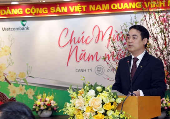 Đồng chí Nghiêm Xuân Thành -  Bí thư Đảng ủy, Chủ tịch HĐQT Vietcombank tiếp thu ý kiến chỉ đạo của Thường trực Ban Bí thư.