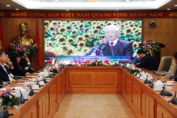 Cơ quan Đảng ủy Khối Doanh nghiệp Trung ương xem chương trình truyền hình trực tiếp Đại Lễ kỷ niệm 90 năm Ngày thành lập Đảng Cộng sản Việt Nam.