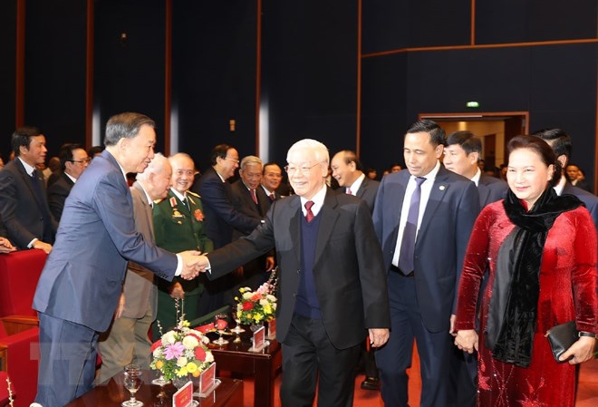 Tổng Bí thư, Chủ tịch nước Nguyễn Phú Trọng với các đồng chí lãnh đạo, nguyên lãnh đạo Đảng, Nhà nước và các đại biểu dự Lễ kỷ niệm.