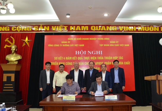 lãnh đạo Tập đoàn Hóa chất Việt Nam và Tổng công ty Đường sắt Việt Nam đã ký kết Thỏa thuận hợp tác vận chuyển năm 2020