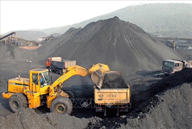 Sản xuất than ở Công ty than Mạo Khê (Tập đoàn công nghiệp Than - Khoáng sản Việt Nam). 