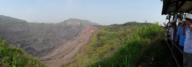 Kiểm tra sản xuất than tại Công ty than Khánh Hòa, Thái Nguyên.