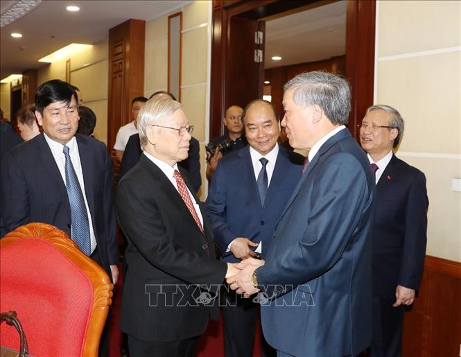 Tổng Bí thư, Chủ tịch nước Nguyễn Phú Trọng với các đồng chí lãnh đạo Đảng, Nhà nước và các đại biểu dự phiên khai mạc Hội nghị.