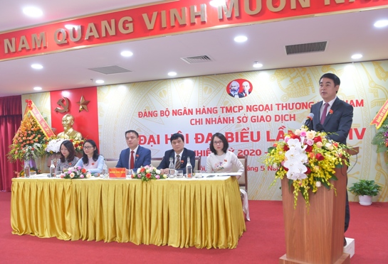 Đồng chí Nghiêm Xuân Thành - Bí thư Đảng ủy, Chủ tịch HĐQT Vietcombank phát biểu chỉ đạo tại Đại hội