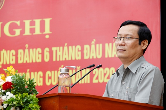 Đồng chí Phạm Tấn Công - Phó Bí thư Thường trực Đảng ủy Khối phát biểu kết luận Hội nghị.