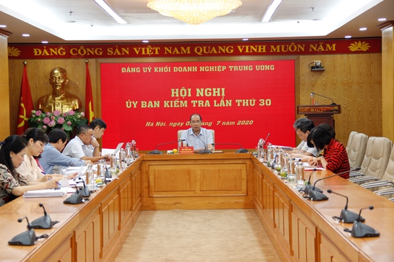 Đồng chí Đặng Hùng Minh, Ủy viên Ban Thường vụ, Chủ nhiệm Ủy ban Kiểm tra Đảng ủy Khối chủ trì kỳ họp.