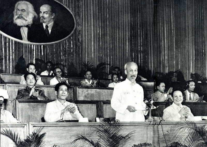Chủ tịch Hồ Chí Minh đọc diễn văn khai mạc Đại hội đại biểu toàn quốc Đảng Lao động Việt Nam, ngày 5/9/1960.