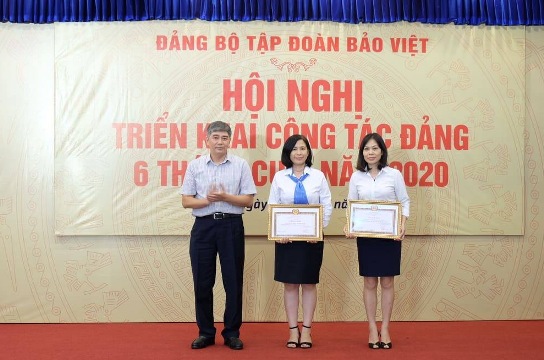 Đảng ủy Khối Doanh nghiệp Trung ương trao Bằng khen cho 02 tổ chức Đảng đạt danh hiệu “trong sạch, vững mạnh tiêu biểu” 5 năm liền (2015 - 2019).