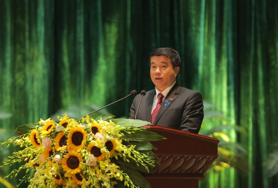 Đồng chí Y Thanh Hà Niê Kđăm - Bí thư Đảng ủy Khối Doanh nghiệp Trung ương phát biểu tại Đại hội.