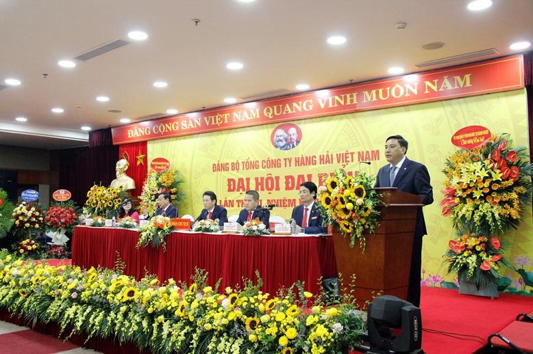 đồng chí Hoàng Giang - Phó Bí thư Đảng ủy Khối Doanh nghiệp Trung ương phát biểu chỉ đạo Đại hội.