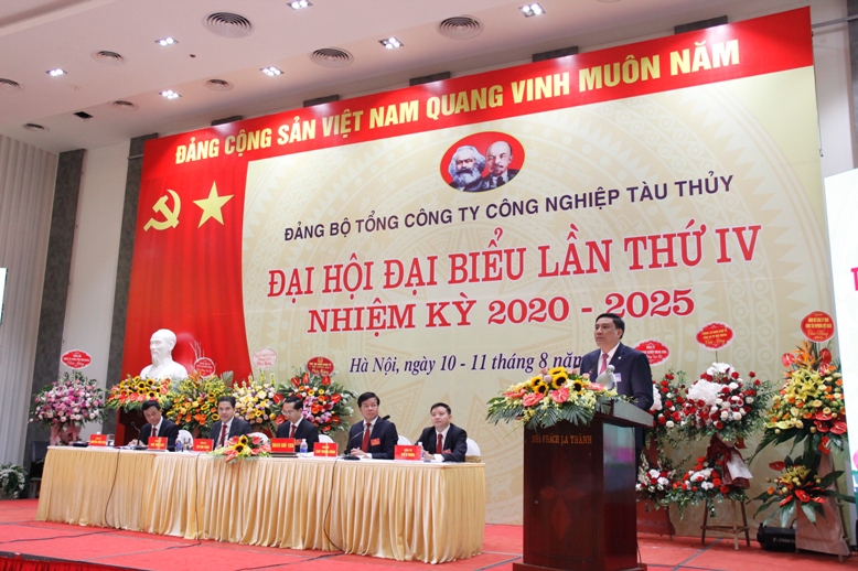 đồng chí Hoàng Giang – Phó Bí thư Đảng ủy Khối Doanh nghiệp Trung ương phát biểu chỉ đao Đại hội.