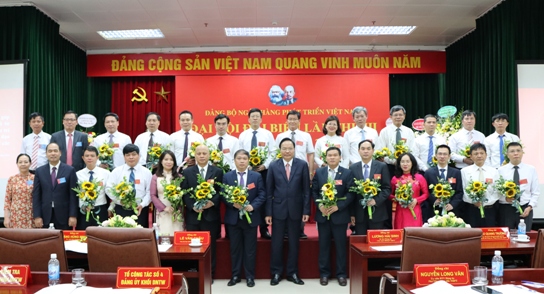 Ban Chấp hành Đảng bộ Ngân hàng Phát triển Việt Nam Khóa III, nhiệm kỳ 2020 - 2025 ra mắt Đại hội