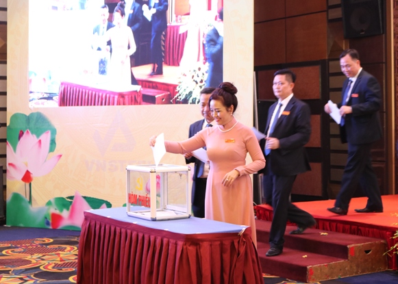 Các đại biểu bỏ phiếu bầu Ban Chấp hành Đảng bộ Tổng công ty Thép Việt Nam - CTCP nhiệm kỳ 2020 - 2025.