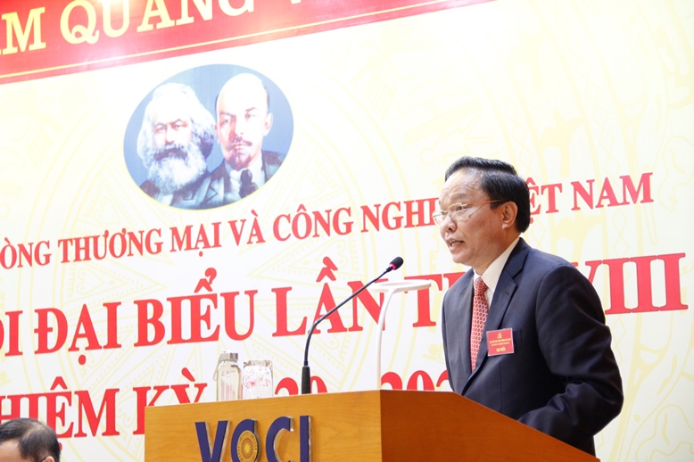 Đồng chí Lê Văn Châu - Phó Bí thư Đảng ủy Khối phát biểu chỉ đạo Đại hội.