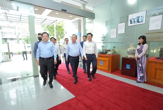 Phó Thủ tướng Thường trực Chính phủ Trương Hòa Bình làm việc với PVN.