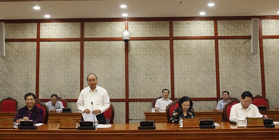 Đồng chí Nguyễn Xuân Phúc - Thủ tướng Chính phủ chủ trì buổi làm việc.