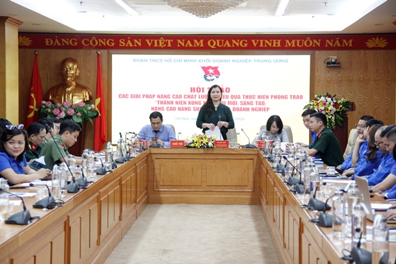 Đồng chí Nguyễn Thị Tiếp, Ủy viên Ban Thường vụ Đảng ủy Khối đánh giá những kết quả đạt được từ phong trào 