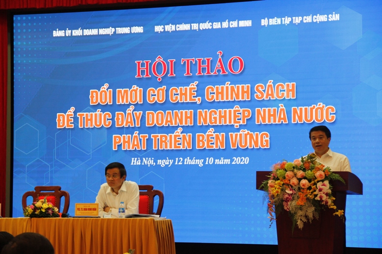 Đồng chí Y Thanh Hà Niê Kđăm, Ủy viên dự khuyết BCH Trung ương Đảng, Bí thư Đảng ủy Khối Doanh nghiệp Trung ương  phát biểu tại Hội thảo.