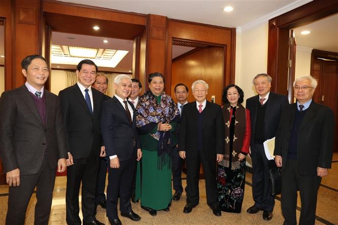 Tổng Bí thư, Chủ tịch nước Nguyễn Phú Trọng với các đồng chí lãnh đạo Đảng, Nhà nước và các đại biểu dự bế mạc Hội nghị.