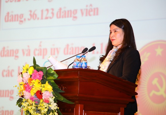 Đồng chí Nguyễn Thị Tiếp - Chuyên viên cao cấp, Ban Dân vận Đảng ủy Khối Doanh nghiệp Trung ương thông tin nhanh về kết quả Đại hội đại biểu Đảng bộ Khối lần thứ III.