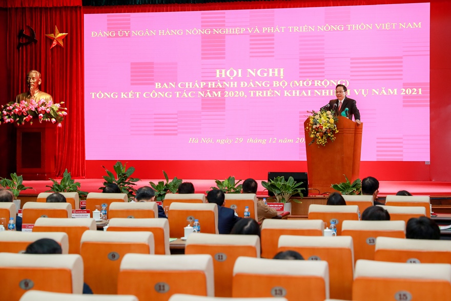 Đ/c Lê Văn Châu - Ủy viên Ban Thường vụ, Phó Bí thư Đảng ủy Khối Doanh nghiệp Trung ương phát biểu chỉ đạo tại Hội nghị.