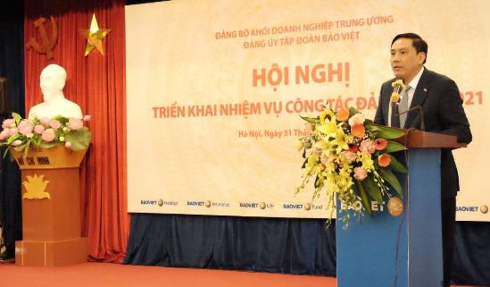 Đồng chí Hoàng Giang, Phó Bí thư Đảng ủy Khối Doanh nghiệp Trung ương phát biểu tại Hội nghị.