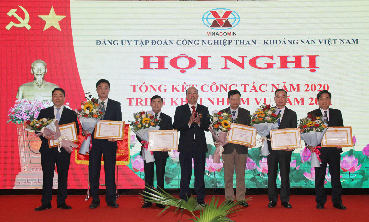 Đảng ủy TKV tặng Giấy khen cho các Đảng bộ cơ sở “Hoàn thành xuất sắc nhiệm vụ” năm 2020