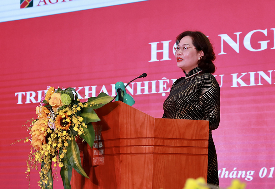 Đồng chí Nguyễn Thị Hồng - Bí thư Ban cán sự Đảng, Thống đốc Ngân hàng Nhà nước Việt Nam phát biểu chỉ đạo tại Hội nghị.