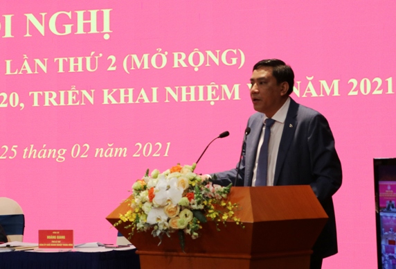 Đồng chí Hoàng Giang, Phó Bí thư Đảng ủy Khối Doanh nghiệp Trung ương phát biểu tại Hội nghị.