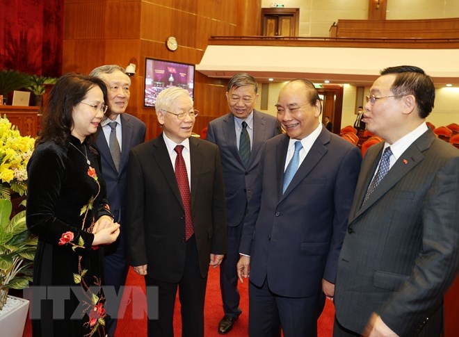 Tổng Bí thư, Chủ tịch nước Nguyễn Phú Trọng, Thủ tướng Chính phủ Nguyễn Xuân Phúc và các đại biểu dự Hội nghị.