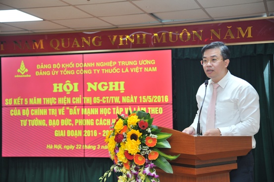 Đồng chí Nguyễn Trung Hiếu - Trưởng Ban Tuyên giáo Đảng ủy Khối Doanh nghiệp Trung ương phát biểu tại Hội nghj.