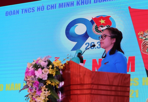 Bí thư Đoàn Khối Doanh nghiệp Trung ương Hoàng Thị Minh Thu đọc diễn văn Lễ kỷ niệm.
