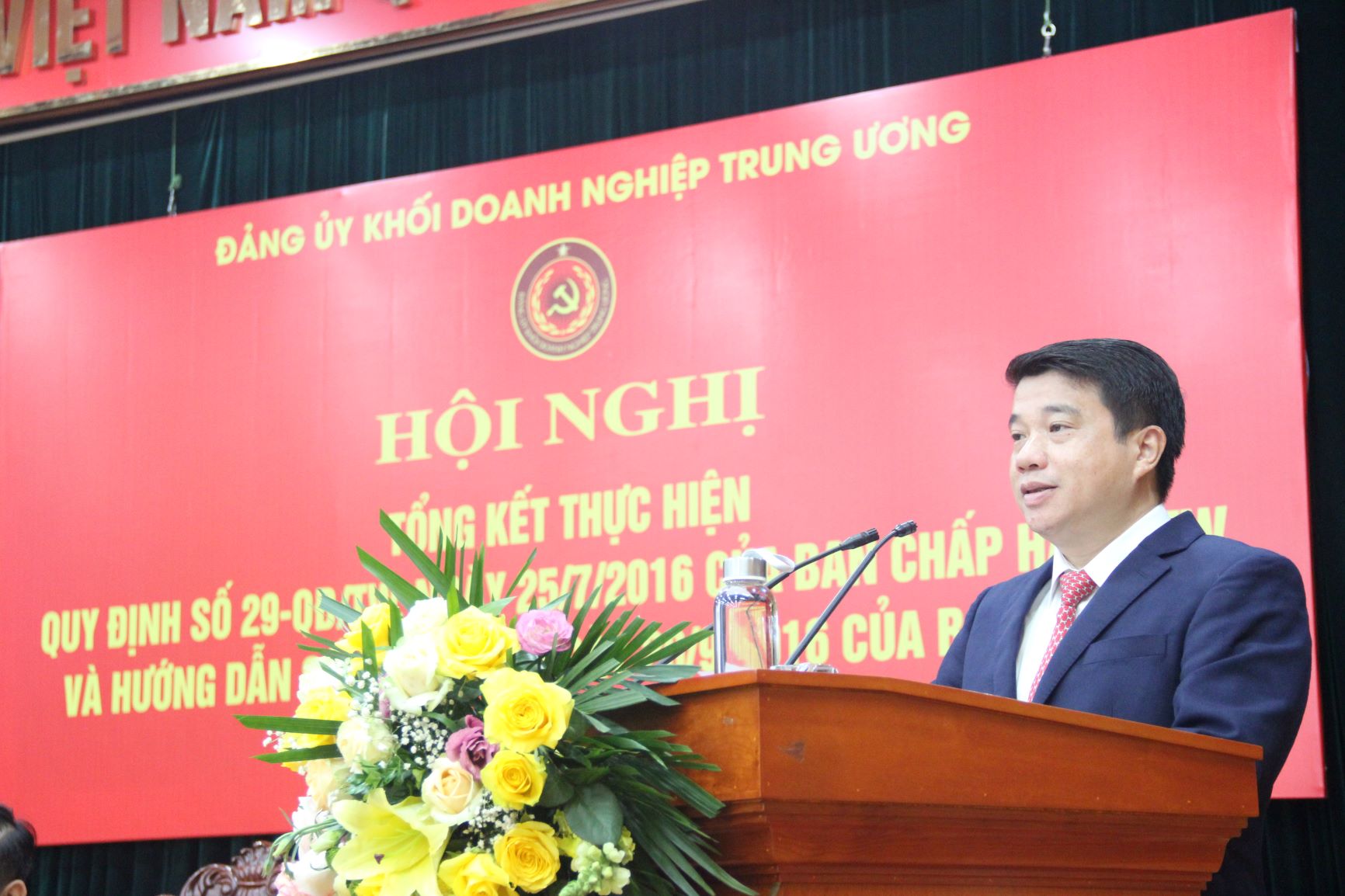 Đồng chí Y Thanh Hà Niê Kđăm, Ủy viên BCH Trung ương Đảng, Bí thư Đảng ủy Khối phát biểu khai mạc Hội nghị.
