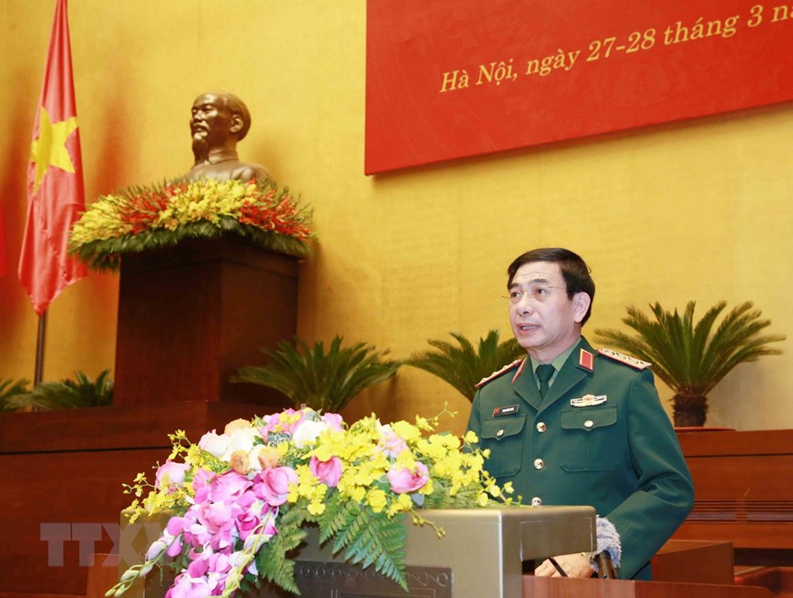 Tổng tham mưu trưởng Quân đội nhân dân Việt Nam, Thứ trưởng Bộ Quốc phòng Phan Văn Giang, trình bày chuyên đề: Những nhận thức mới và tư duy mới về quốc phòng Việt Nam.
