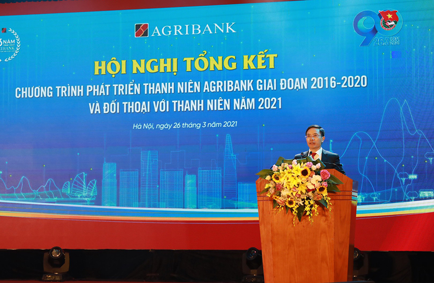 Bí thư Đảng ủy, Chủ tịch HĐTV Agribank Phạm Đức Ấn phát biểu tại Hội nghị.