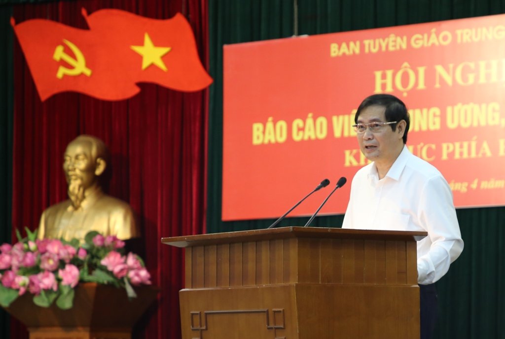 Đồng chí Phan Xuân Thuỷ, Phó Trưởng ban Tuyên giáo Trung ương phát biểu chỉ đạo tại Hội nghị.