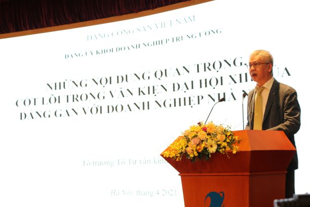 TS. Nguyễn Đức Kiên - Tổ trưởng Tổ tư vấn kinh tế của Thủ tướng Chính phủ truyền đạt nội dung chuyên đề. 