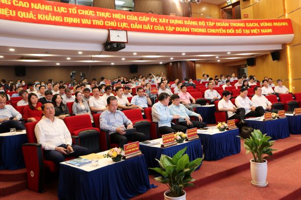 Đại biểu tham dự ở điểm cầu chính tại số 57 Huỳnh Thúc Kháng, Hà Nội.