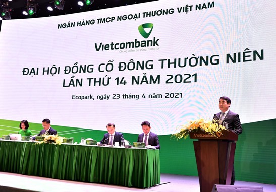 Chủ tịch HĐQT Vietcombank Nghiêm Xuân Thành phát biểu tại ĐHĐCĐ Vietcombank lần thứ 14.