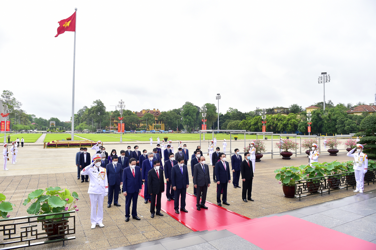Lãnh đạo Đảng, Nhà nước vào Lăng viếng Chủ tịch Hồ Chí Minh.