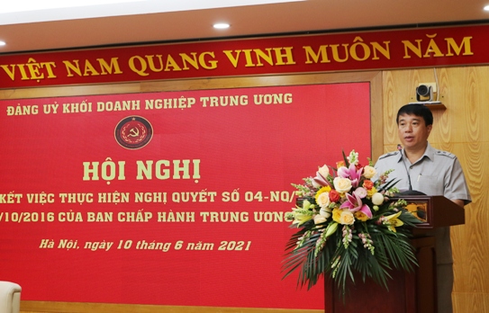 Đồng chí Y Thanh Hà Niê Kđăm, Ủy viên BCH Trung ương Đảng, Bí thư Đảng ủy Khối Doanh nghiệp Trung ương phát biểu tại Hội nghị.