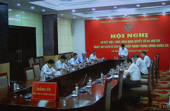 Các đại biểu tham dự Hội nghị tại điểm cầu Đảng ủy Tổng công ty Xi măng Việt Nam.