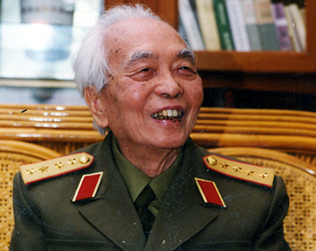 Đại tướng Võ Nguyên Giáp, năm 2002 (Ảnh Tạp chí Tuyên giáo)