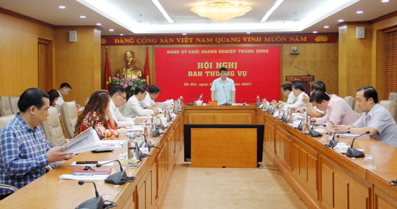 Đồng chí Y Thanh Hà Niê Kđăm - Bí thư Đảng ủy Khối Doanh nghiệp Trung ương phát biểu tại Hội nghị.