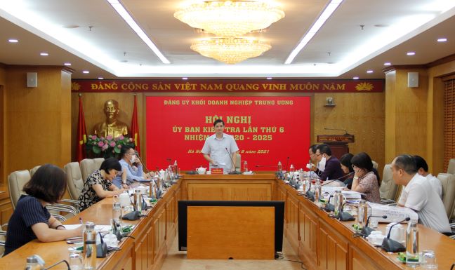 Đồng chí Phan Công Nam, Ủy viên Ban Thường vụ, Chủ nhiệm Ủy ban Kiểm tra Đảng ủy Khối chủ trì. 