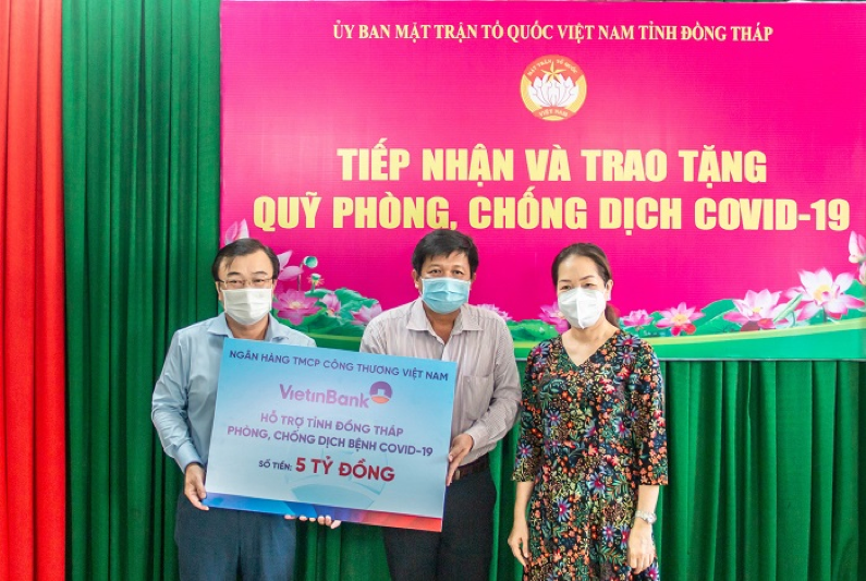 VietinBank ủng hộ Quỹ phòng, chống COVID- 19 của tỉnh Đồng Tháp.