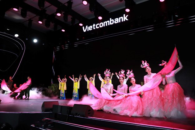 Các tiết mục trong Hội thi “Văn hoá Vietcombank dưới ánh sáng tư tưởng Hồ Chí Minh”được dàn dựng công phu.