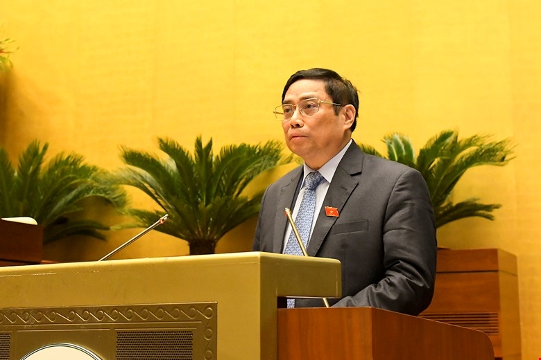 Thủ tướng Phạm Minh Chính trình bày báo cáo.